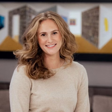 Katie Cappola headshot