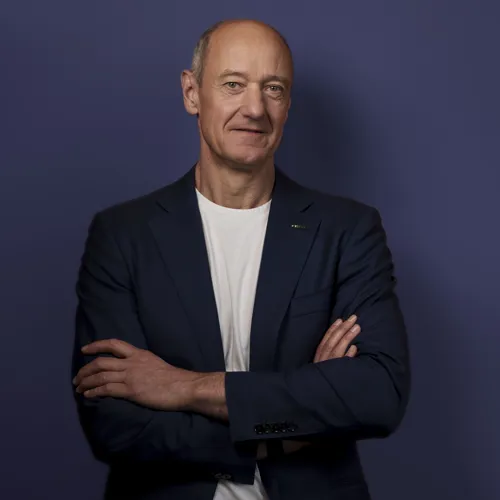 Roland Busch headshot