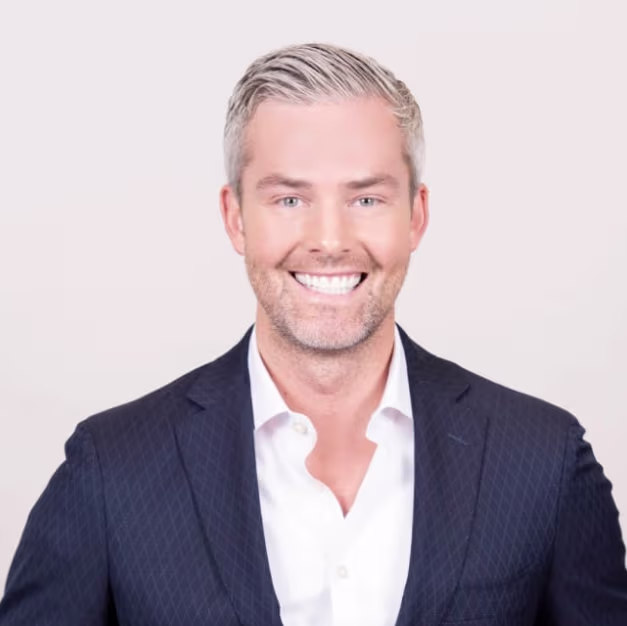 Ryan Serhant headshot