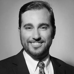 Ray Kayacan headshot